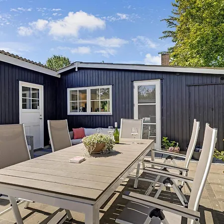 Stylish Retreat In Lonstrup - By Traum * Hjørring